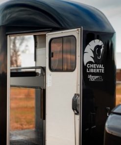 Alternative view of Cheval Liberté Gold 3